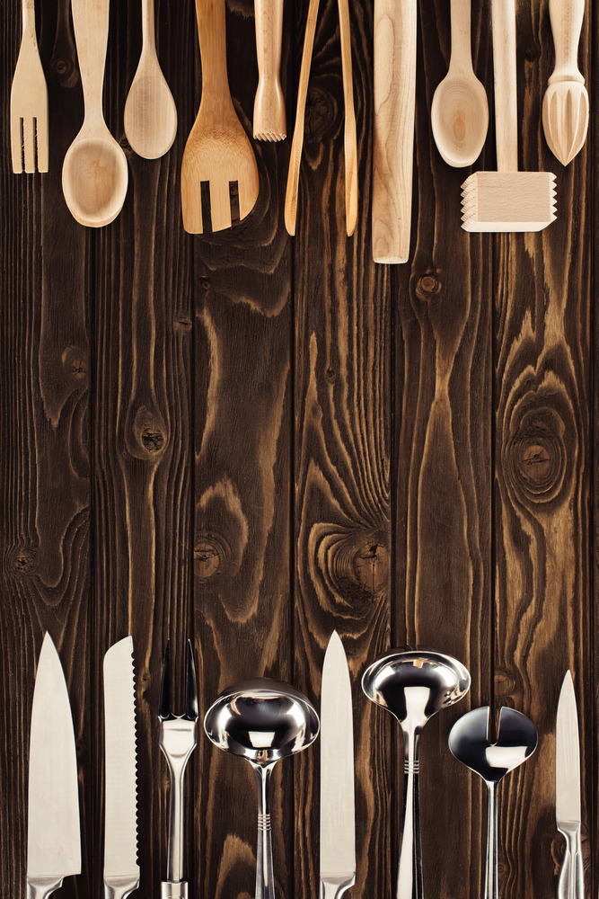 top-view-of-metallic-and-wooden-kitchen-utensils-p-2024-11-14-11-46-27-utc (1)